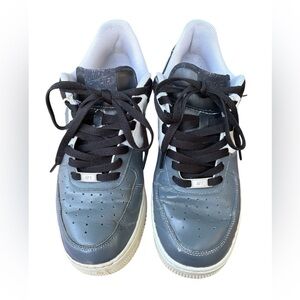 Nike Black and Gray Sneakers with Classic Silhouette size:11